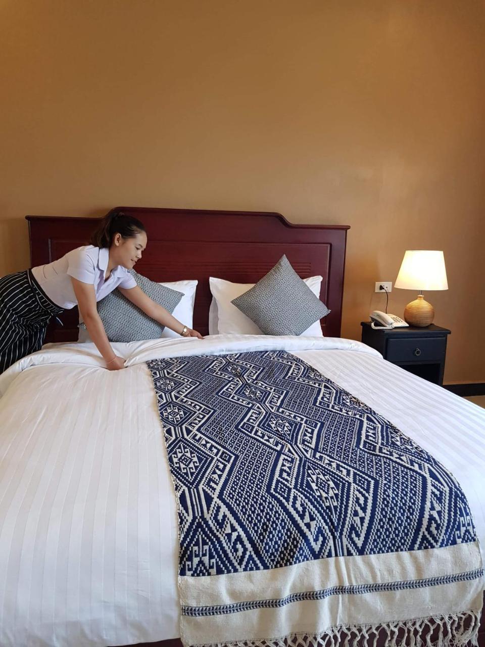 Khounmixay Hotel Вьентьян Экстерьер фото